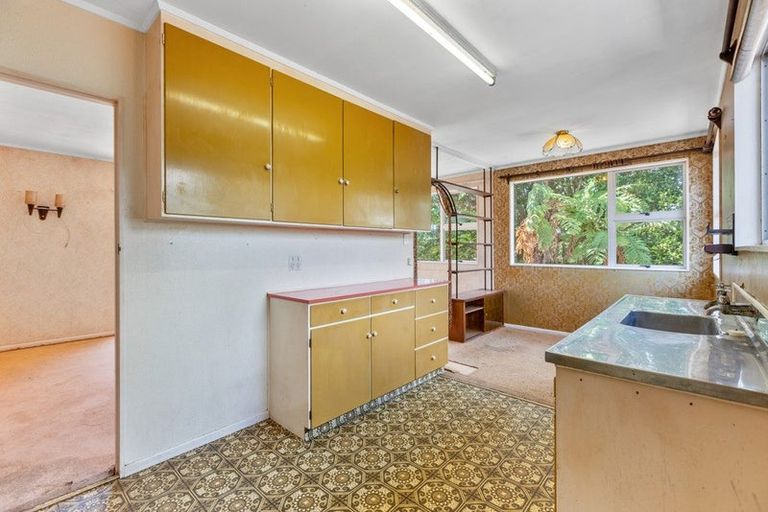 Photo of property in 17 Carlton Terrace, Westown, New Plymouth, 4310