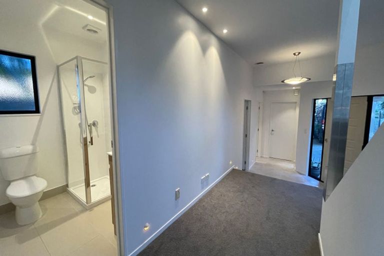 Photo of property in 1/41 High Road, Glenfield, Auckland, 0629