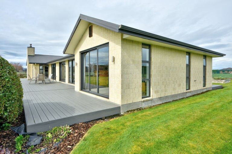 Photo of property in 24 Mckinnon Road, Edendale, Wyndham, 9893