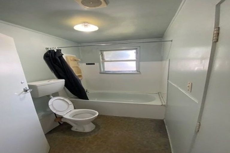 Photo of property in 2/68 Rosella Road, Mangere East, Auckland, 2024