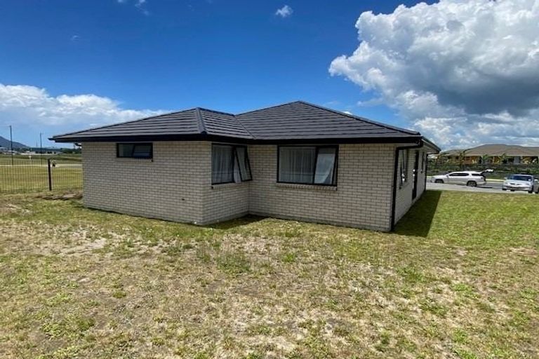 Photo of property in 49 Plover Street, One Tree Point, 0118