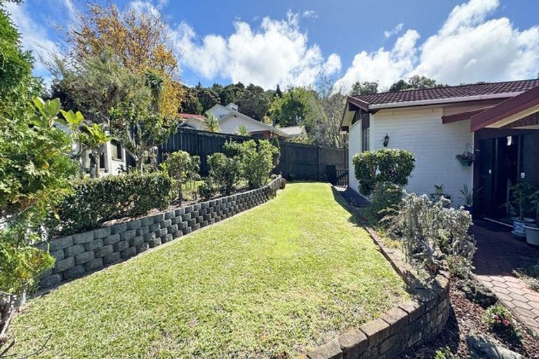 Photo of property in 3 Murano Place, Chatswood, Auckland, 0626