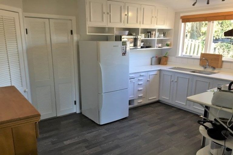 Photo of property in 11 Ribblesdale Road, Henderson, Auckland, 0612