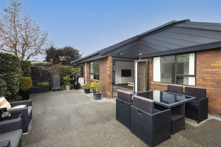 Photo of property in 1/31a Lansbury Avenue, Strowan, Christchurch, 8052