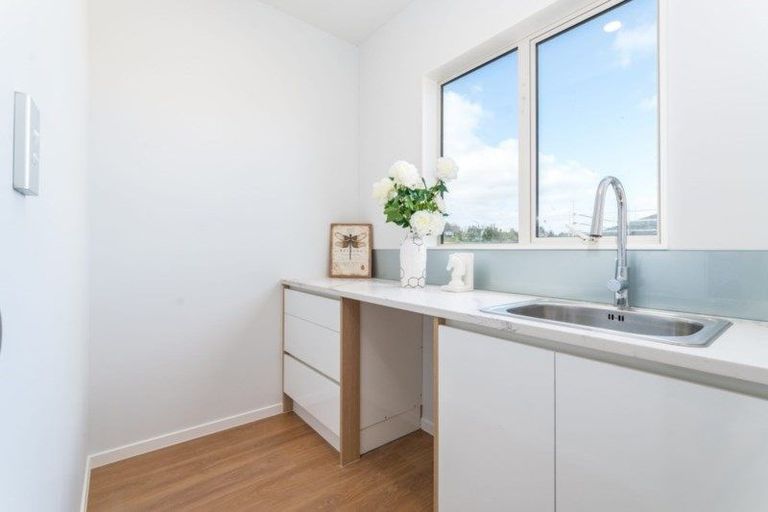 Photo of property in 37 Tinaku Road, Flat Bush, Auckland, 2019