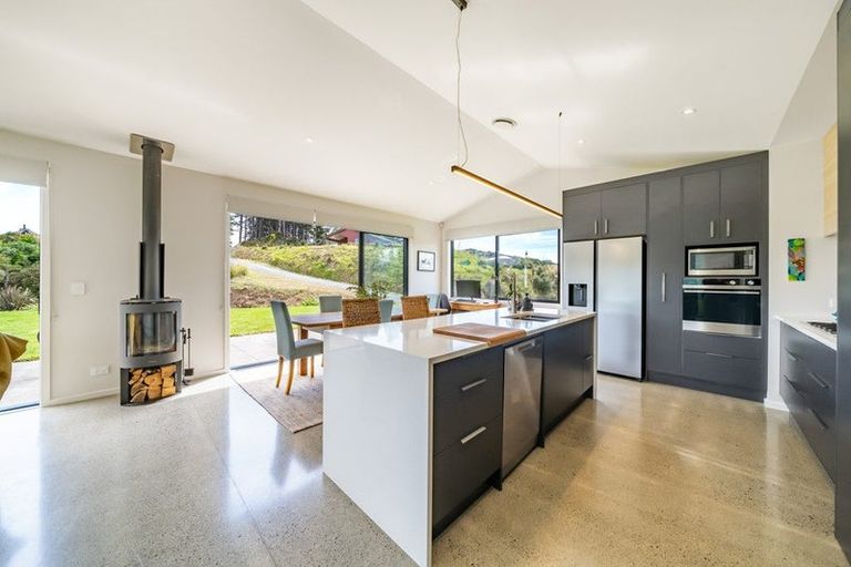 Photo of property in 46 Crest Road, Akatarawa, Upper Hutt, 5372