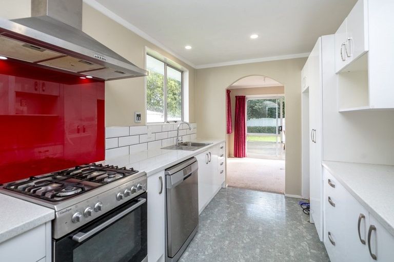 Photo of property in 22 Kupe Drive, Carterton, 5713