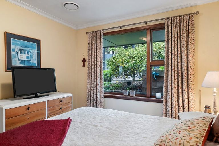 Photo of property in 1/15 Karitane Drive, Cashmere, Christchurch, 8022