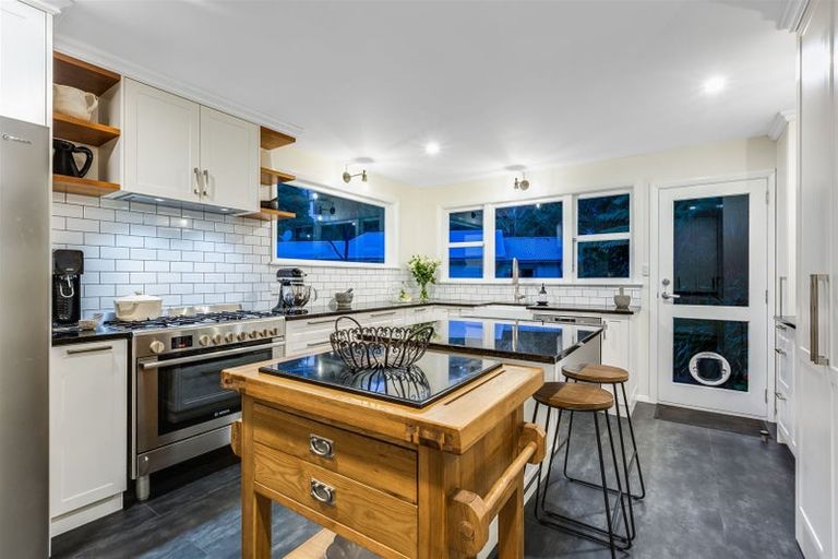 Photo of property in 21 Mahoe Street, Tawa, Wellington, 5028