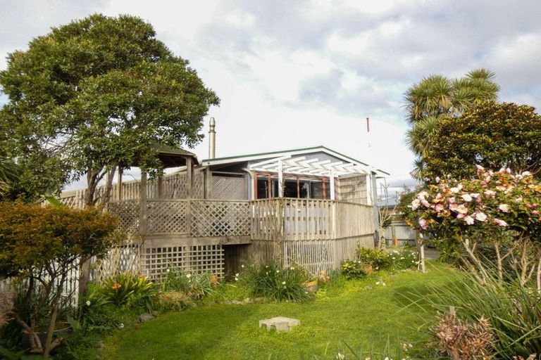 Photo of property in 5 Te Whena Street, Otaki Beach, Otaki, 5512