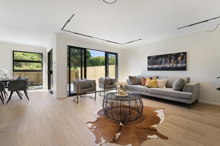 Photo of property in 13 Taipahitini Road, Rosehill, 2113