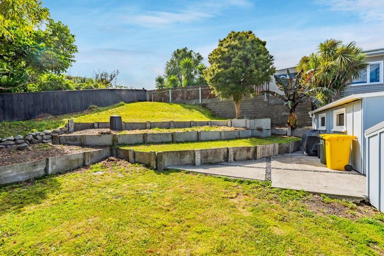 Photo of property in 16 Kaka Road, Raumati Beach, Paraparaumu, 5032