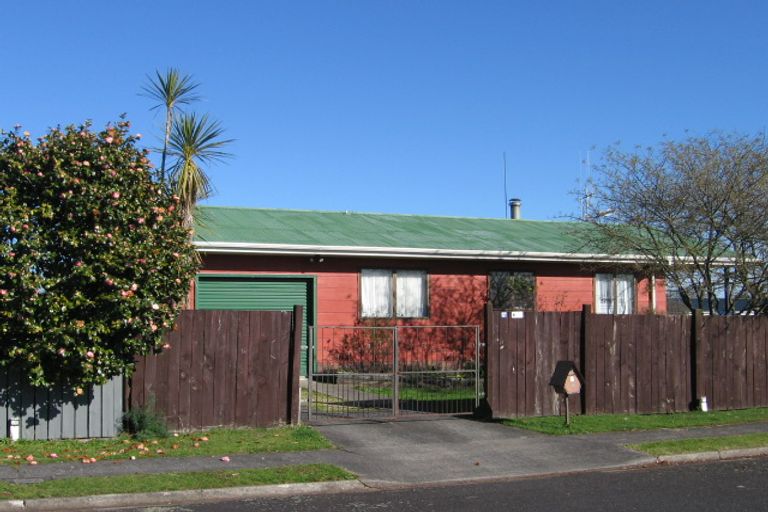 Photo of property in 2 Mckinley Place, Nawton, Hamilton, 3200