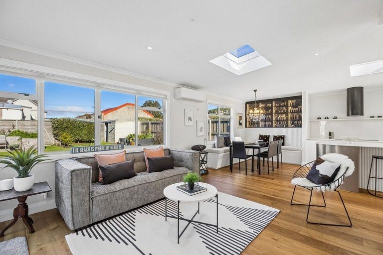 Photo of property in 17 Sandringham Street, Saint Clair, Dunedin, 9012