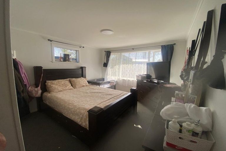 Photo of property in 7 Tarata Crescent, Mangere Bridge, Auckland, 2022