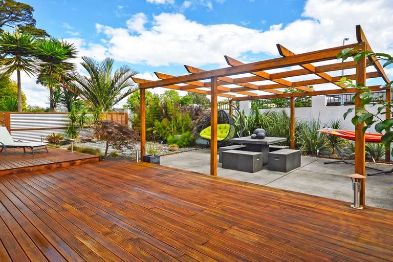 Photo of property in 10 Glenross Drive, Wattle Downs, Auckland, 2103