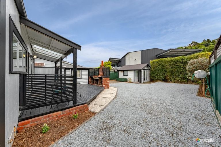 Photo of property in 23 Riddlers Crescent, Petone, Lower Hutt, 5012