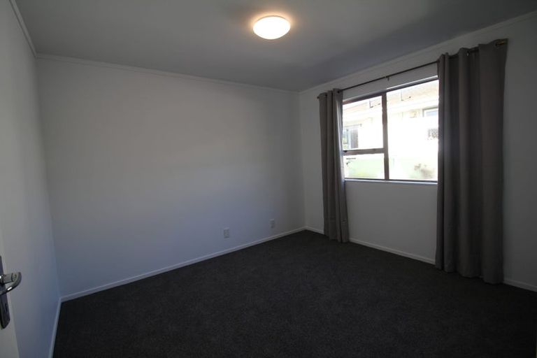 Photo of property in 21 Te Kiteroa Grove, Churton Park, Wellington, 6037