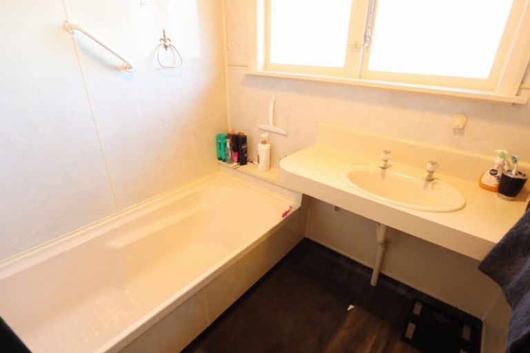 Photo of property in 32 Antonio Street, Stratford, 4332