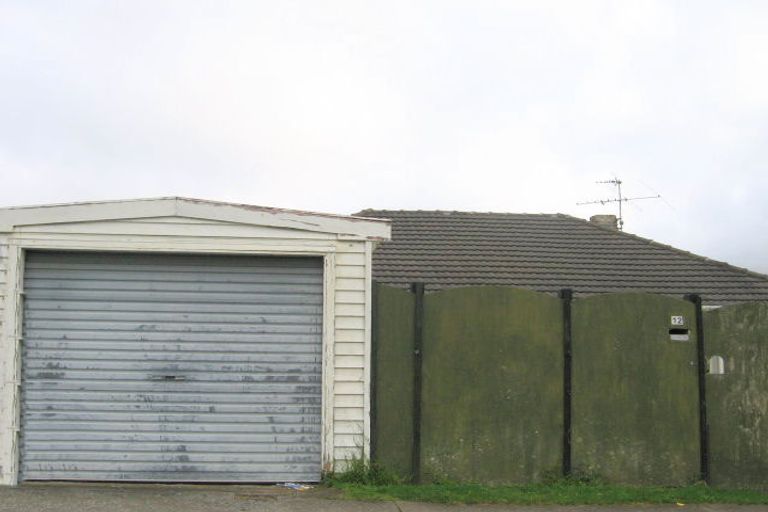 Photo of property in 12 Taylor Terrace, Tawa, Wellington, 5028