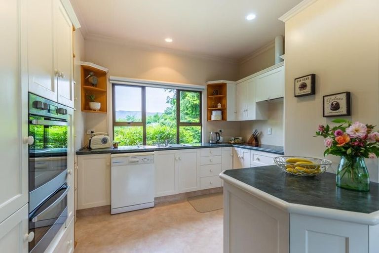 Photo of property in 72 Parsonage Road, Waimate, 7978