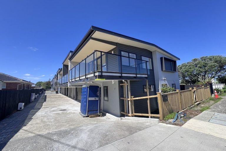 Photo of property in 45 Miro Street, New Lynn, Auckland, 0600