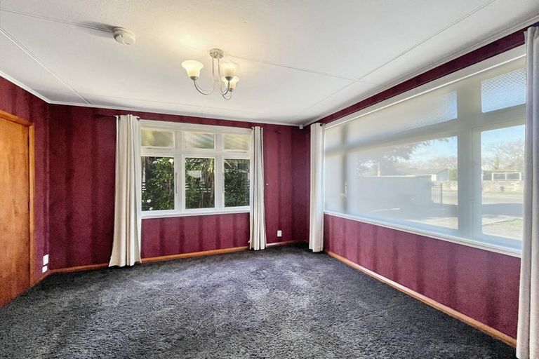 Photo of property in 5 Featherston Street, Takaro, Palmerston North, 4412