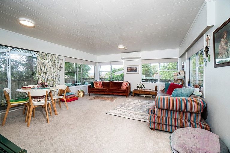 Photo of property in 19 Carey Street, Waitara, 4320