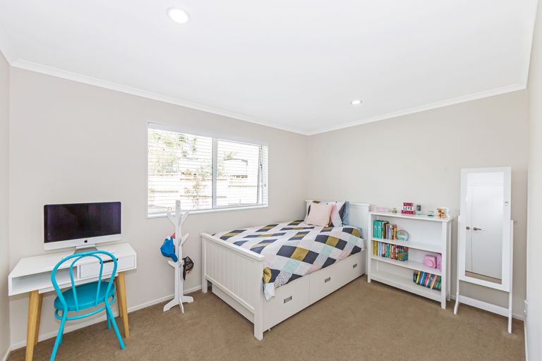 Photo of property in 4 Stella Maris Lane, Silverdale, 0932