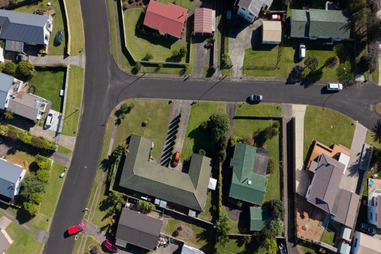 Photo of property in 19a Litchfield Place, Clarks Beach, 2122