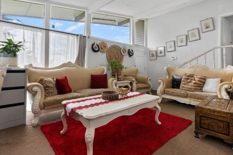 Photo of property in 69 Ferguson Street, Manurewa East, Auckland, 2102