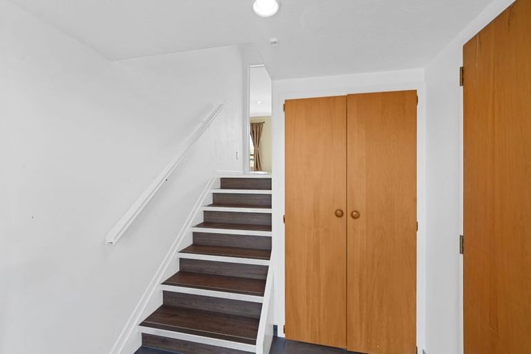 Photo of property in 2/15 Lowry Avenue, Redwood, Christchurch, 8051