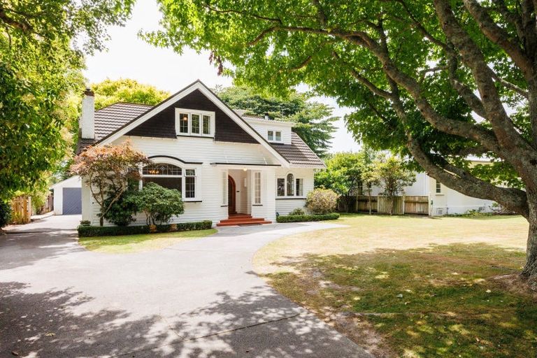 Photo of property in 11 Elmira Avenue, Hokowhitu, Palmerston North, 4410