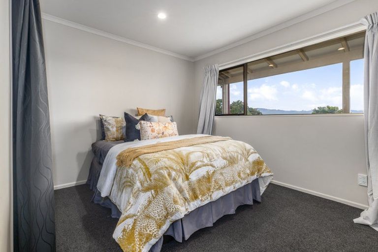 Photo of property in 30 Kinloch Place, Papakowhai, Porirua, 5024