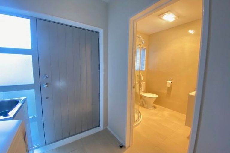 Photo of property in 168 Cascades Road, Pakuranga Heights, Auckland, 2010