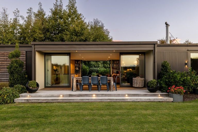 Photo of property in 91 Basil Road, Meeanee, Napier, 4112