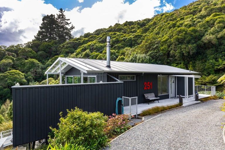 Photo of property in 251 Queen Charlotte Drive, Havelock, Picton, 7281