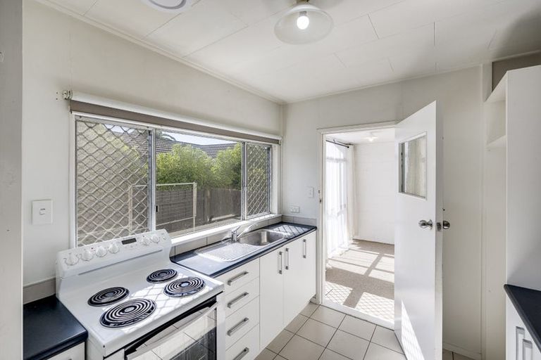 Photo of property in 2/166 Gloucester Street, Taradale, Napier, 4112