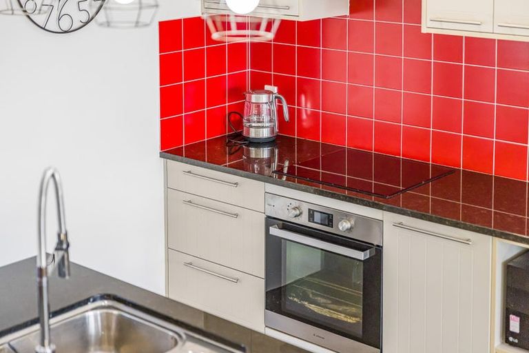 Photo of property in 33 Gala Place, Henderson, Auckland, 0612