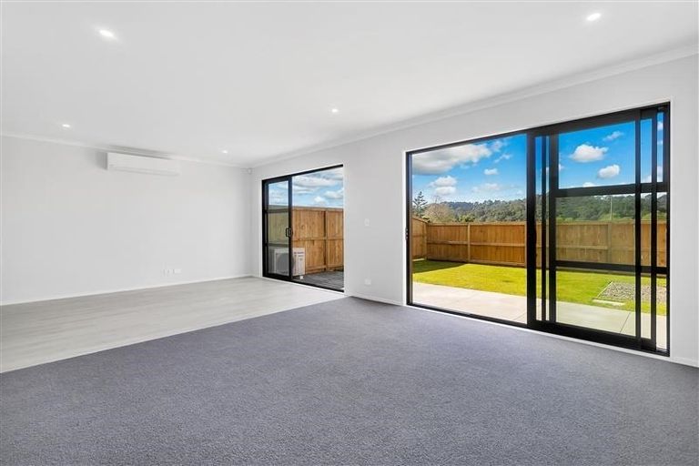 Photo of property in 32 Vincent Mcgrath Crescent, Swanson, Auckland, 0614