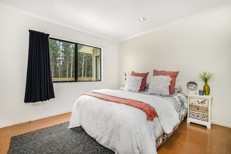 Photo of property in 43 Spur Road, Stillwater, Silverdale, 0993