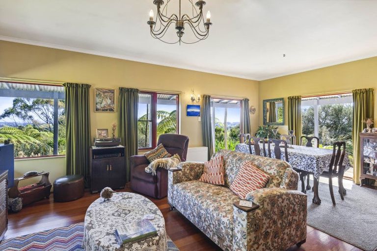 Photo of property in 35 Sunglo Terrace, Otaki, 5512