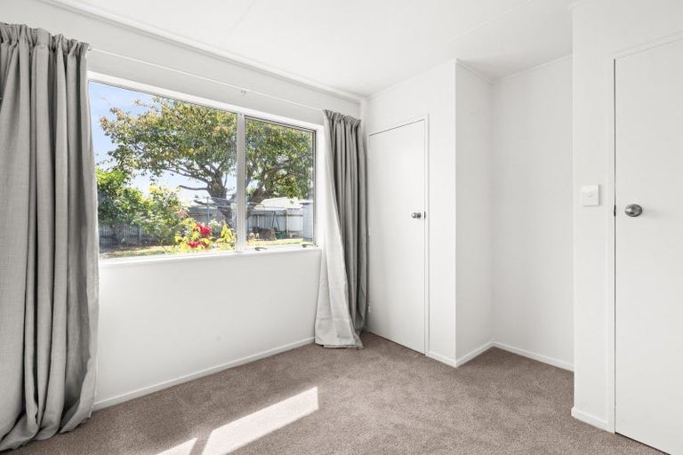 Photo of property in 8 Cortes Crescent, Flaxmere, Hastings, 4120