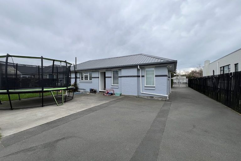 Photo of property in 192 Weston Road, St Albans, Christchurch, 8052