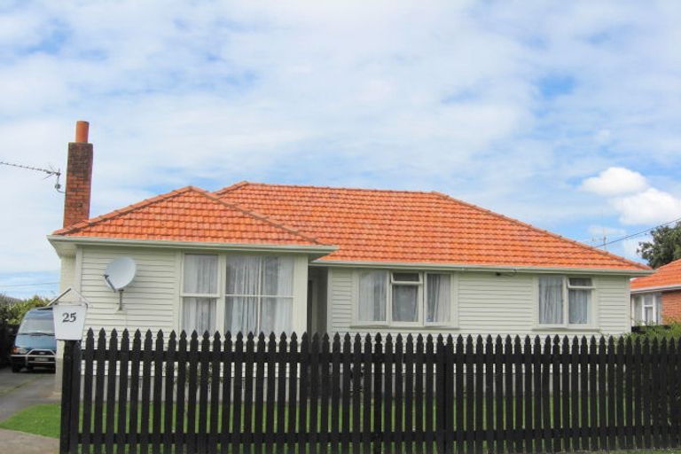 Photo of property in 25 Hadfield Crescent, College Estate, Whanganui, 4500