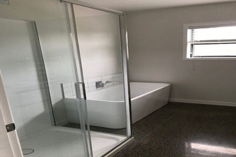 Photo of property in 9 Hihi Place, Waikanae, 5036