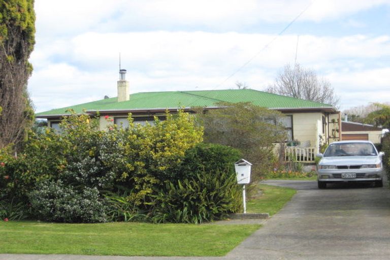 Photo of property in 15 Rata Avenue, Edgecumbe, 3120