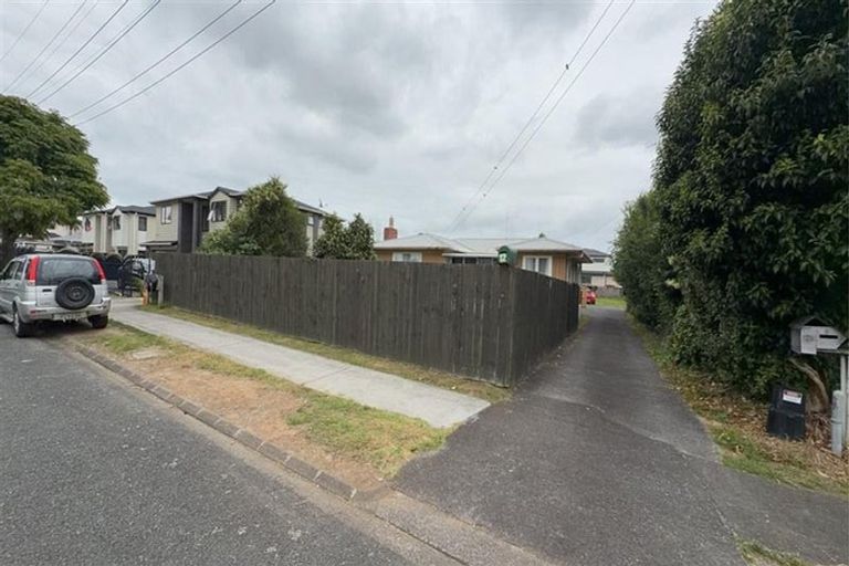 Photo of property in 1/12 Cambridge Road, Manurewa, Auckland, 2102