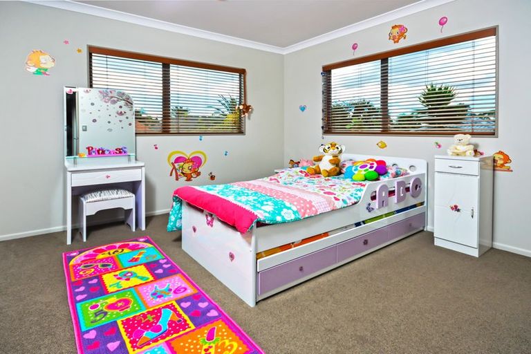 Photo of property in 10 Glenross Drive, Wattle Downs, Auckland, 2103