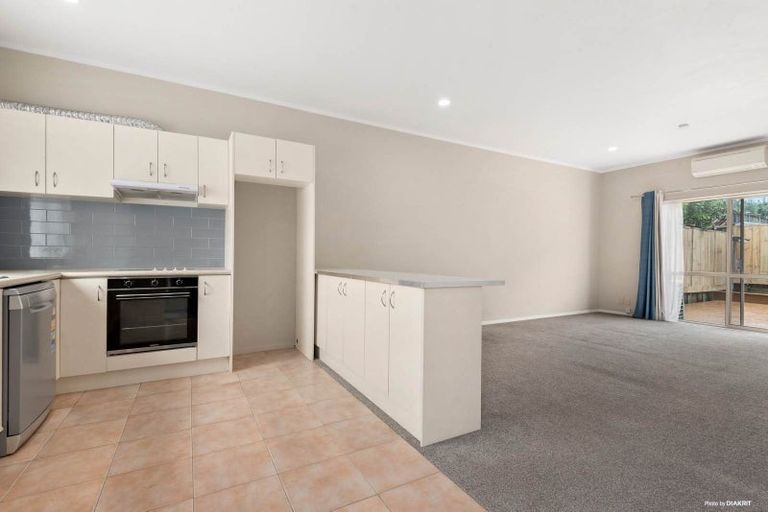 Photo of property in 3 Vitex Lane, Henderson, Auckland, 0612